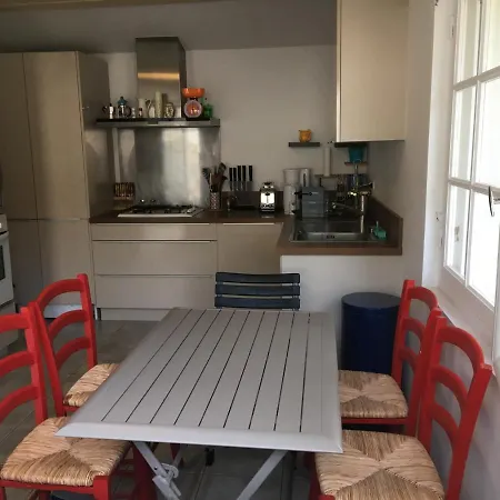 Moderne 4 Chambres, Piscine Chauffée, Wi-fi, Proche Et Commerces, - Fr-1-374-147 Villa