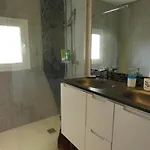 Moderne 4 Chambres, Piscine Chauffee, Wi-fi, Proche Et Commerces, - Fr-1-374-147 Villa *
