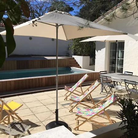 Moderne 4 Chambres, Piscine Chauffee, Wi-fi, Proche Et Commerces,