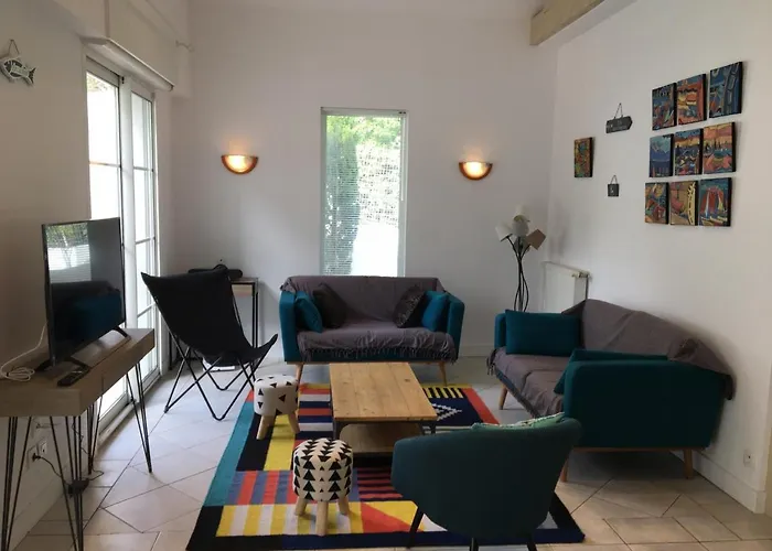 Moderne 4 Chambres, Piscine Chauffee, Wi-fi, Proche Et Commerces, - Fr-1-374-147