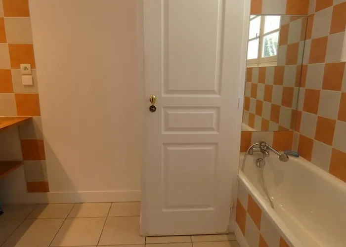 Moderne 4 Chambres, Piscine Chauffee, Wi-fi, Proche Et Commerces, - Fr-1-374-147 Villa *