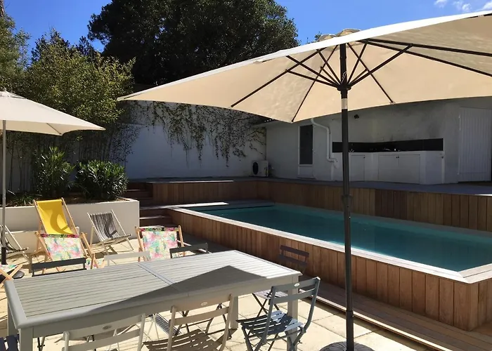 Moderne 4 Chambres, Piscine Chauffee, Wi-fi, Proche Et Commerces, - Fr-1-374-147